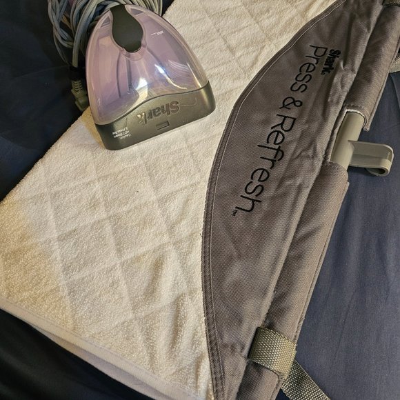 Shark press & refresh garmet steamer - Picture 2 of 2